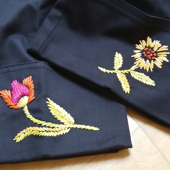 *Bundle 2 for $12* Women's Votre Nom Navy Flower Accents Stitches Pants US 12 - Picture 5 of 6